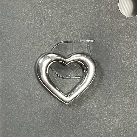 RARE COACH NEVER WORN SILVER OPEN HEART EARRINGS - Picture 3 of 10